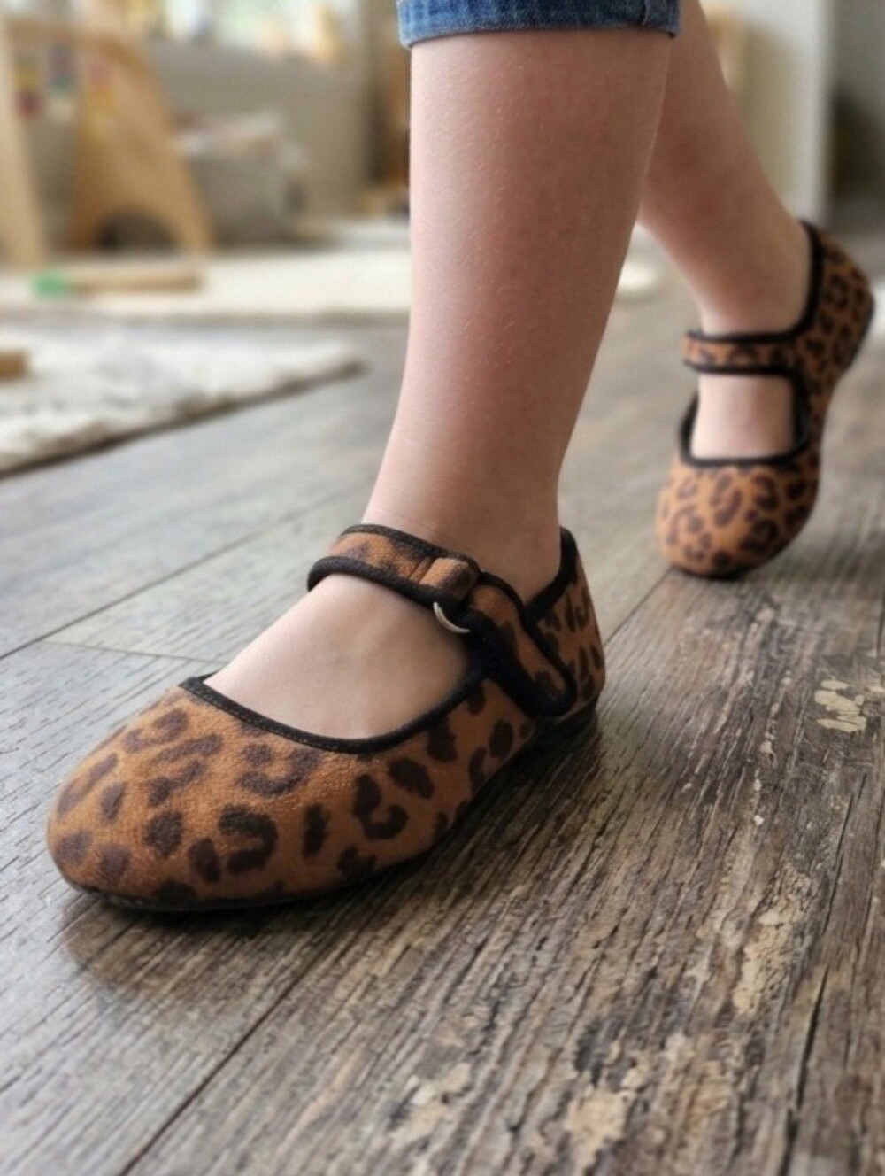 Cat & Jack Toddler Girl Leopard Print Mary Jane Flats Size 6 Price is firm